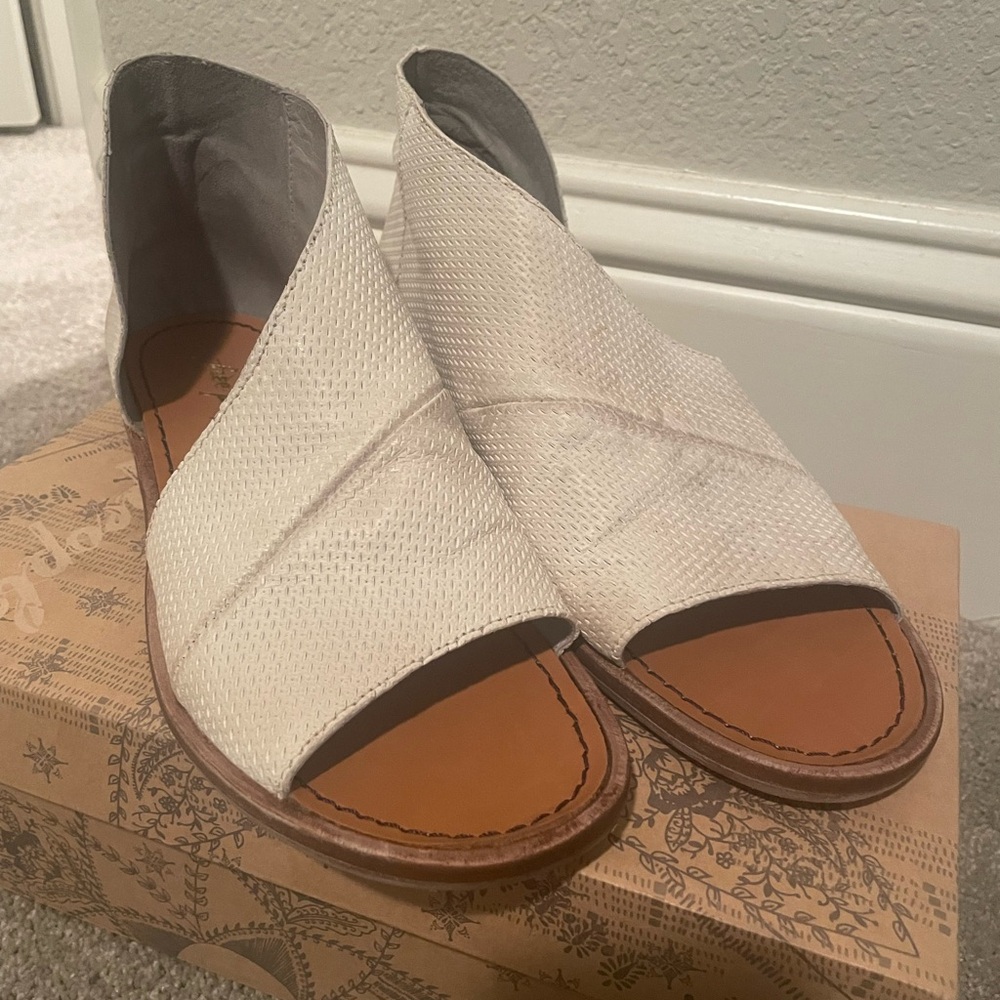Free People sandals